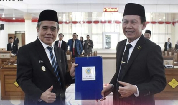 Ketua DPRD Kabupaten Ogan Ilir Pimpin Rapat Paripurna Pembahasan Tingkat 2 LKPJ Bupati Tahun Anggaran 2023