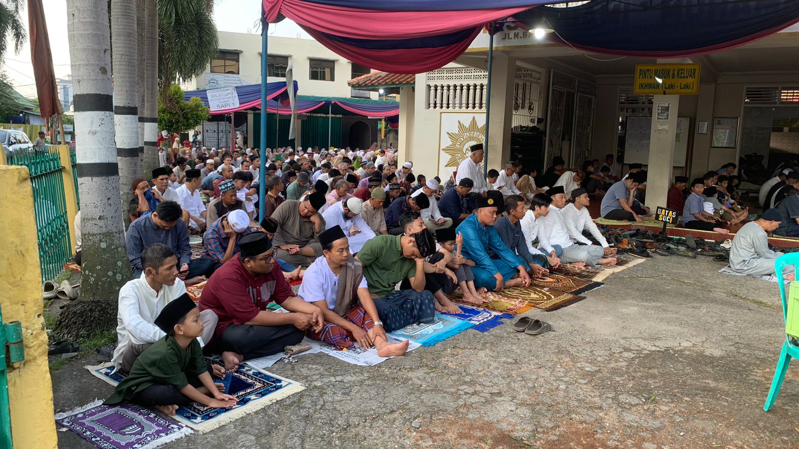 Berjalan Khidmat Ratusan Jemaah Muhammadiyah Laksanakan Salat Iduladha di Masjid Balayudha Palembang