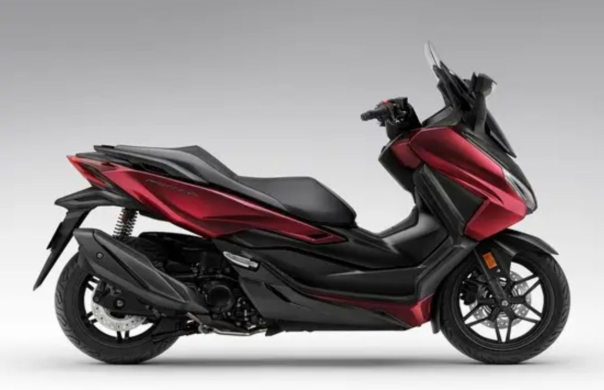 Honda Forza 250 Matik Premium dengan Mesin Bertenaga dan Fitur Modern Cocok Touring