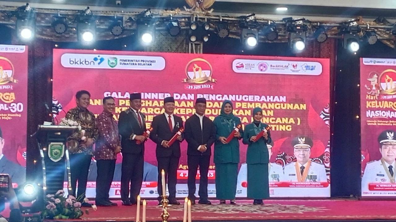 Gubernur dan Wagub Bengkulu Terima Penghargaan Manggala Karya Kencana dan Dharma Karya Kencana
