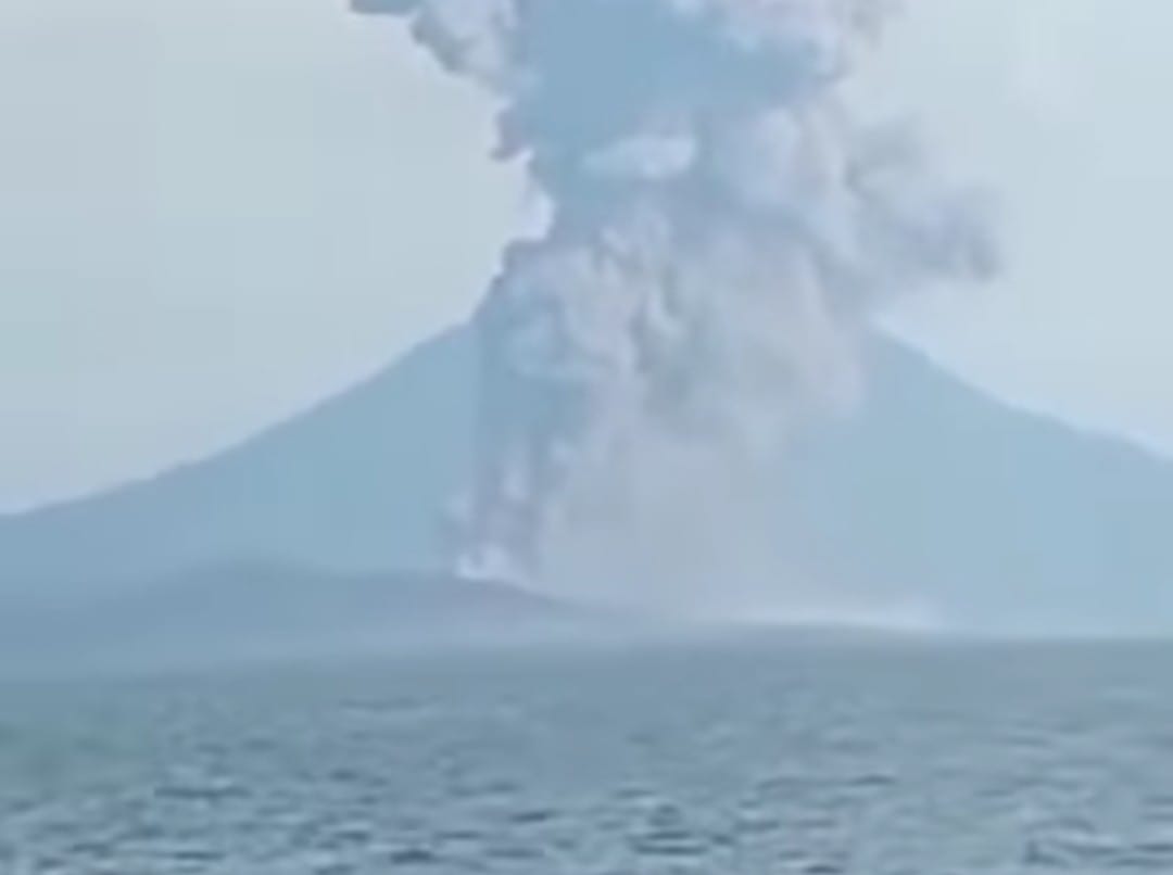 Waspada, Gunung Anak Krakatau Alami 94 Kali Gempa