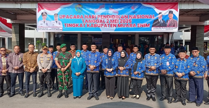 Bupati Muara Enim Tegaskan Pentingnya Penguatan Karakter Siswa di Hari Pendidikan Nasional 2025