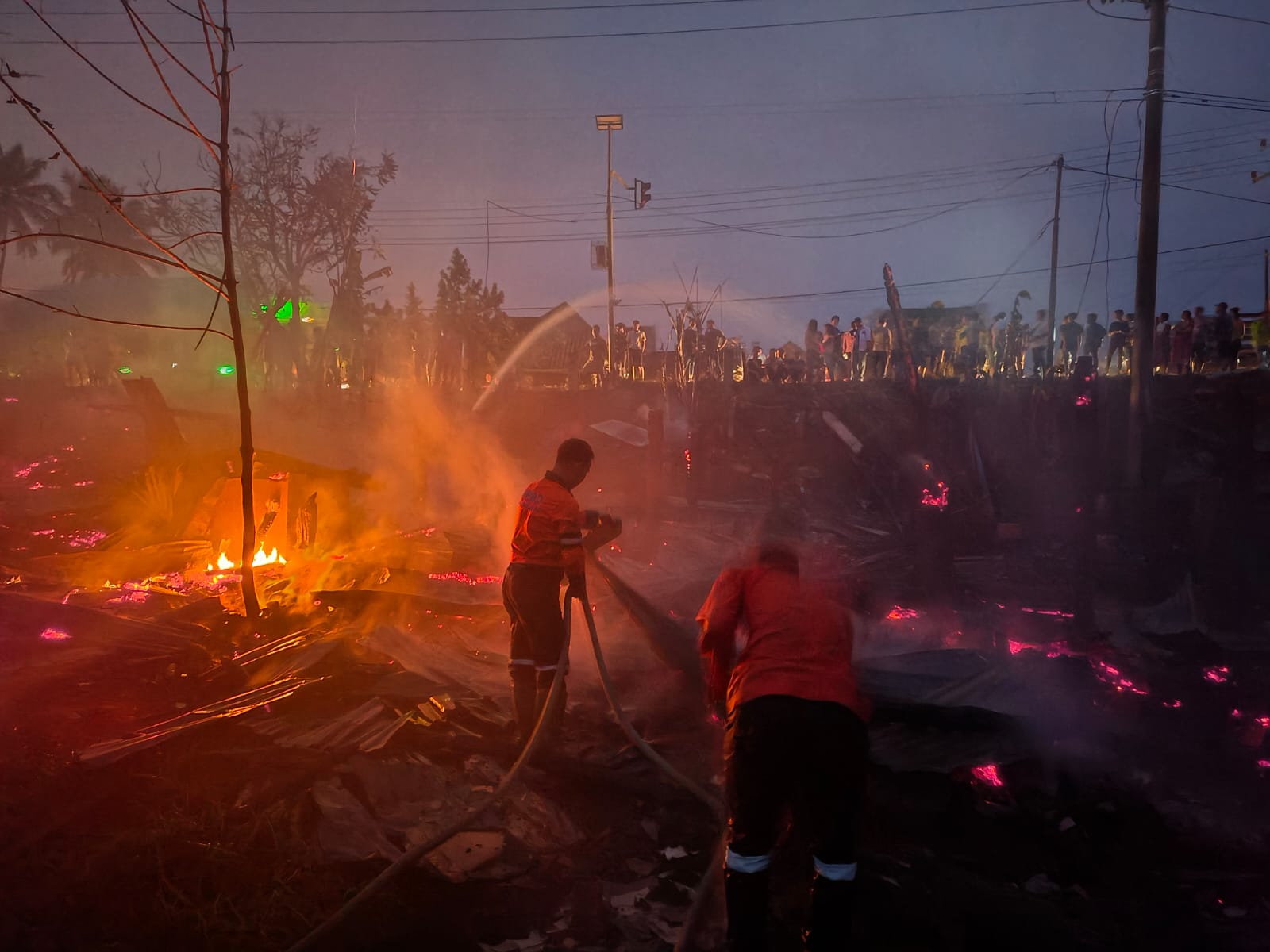 Update Kebakaran di Simpang Muara Meranjat Ogan Ilir, Petugas Masih Kumpulkan Data Korban 