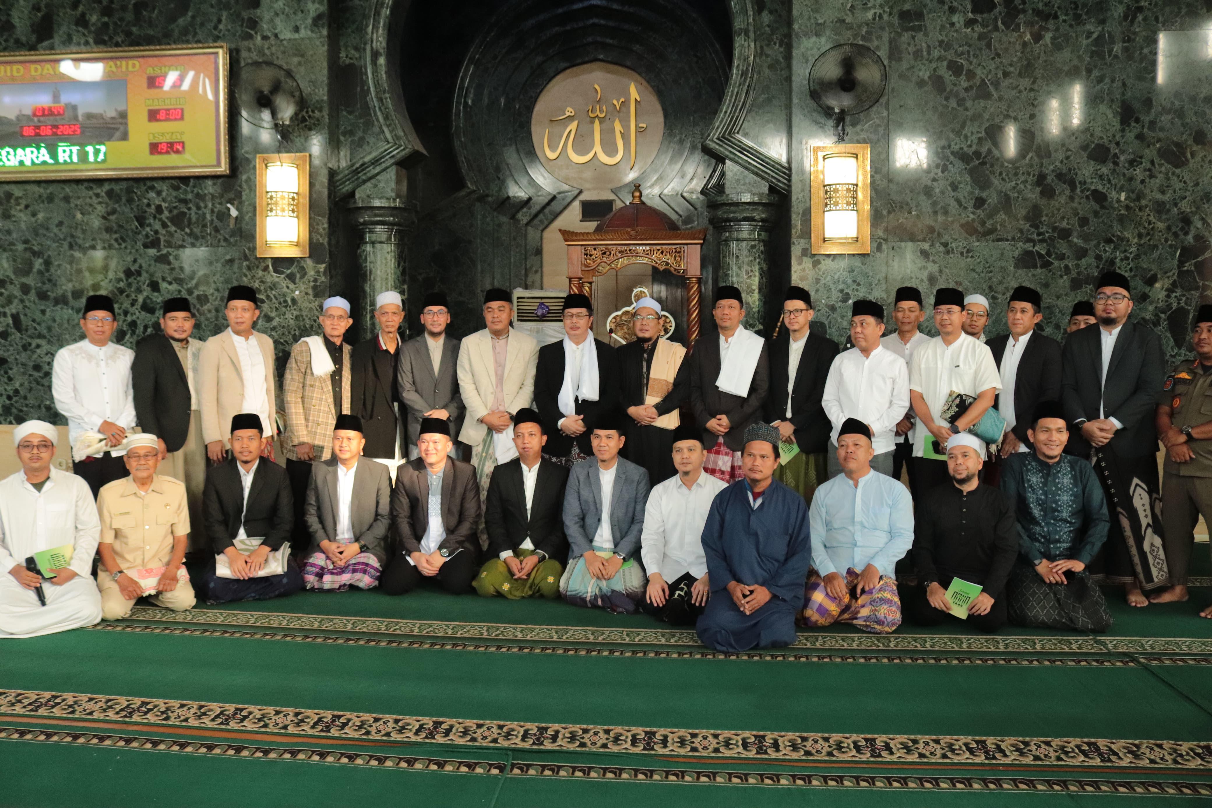 Salat Idul Adha 1446 H di Masjid Darul Said, Sekda Palembang Serahkan Kurban