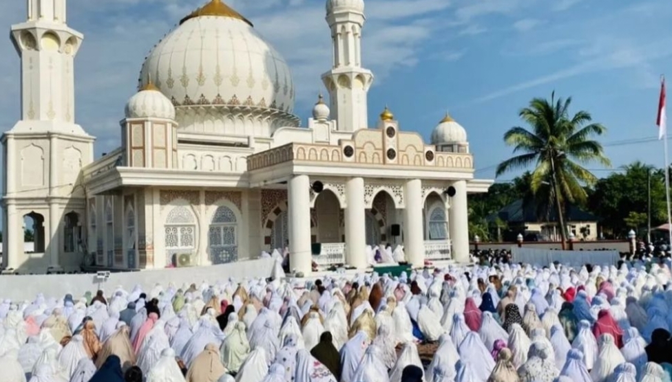 Ribuan Jemaah Thariqat Syattariyah di Nagan Raya Aceh, Antusias Laksanakan Salat Idul Fitri 1445 Hijriah