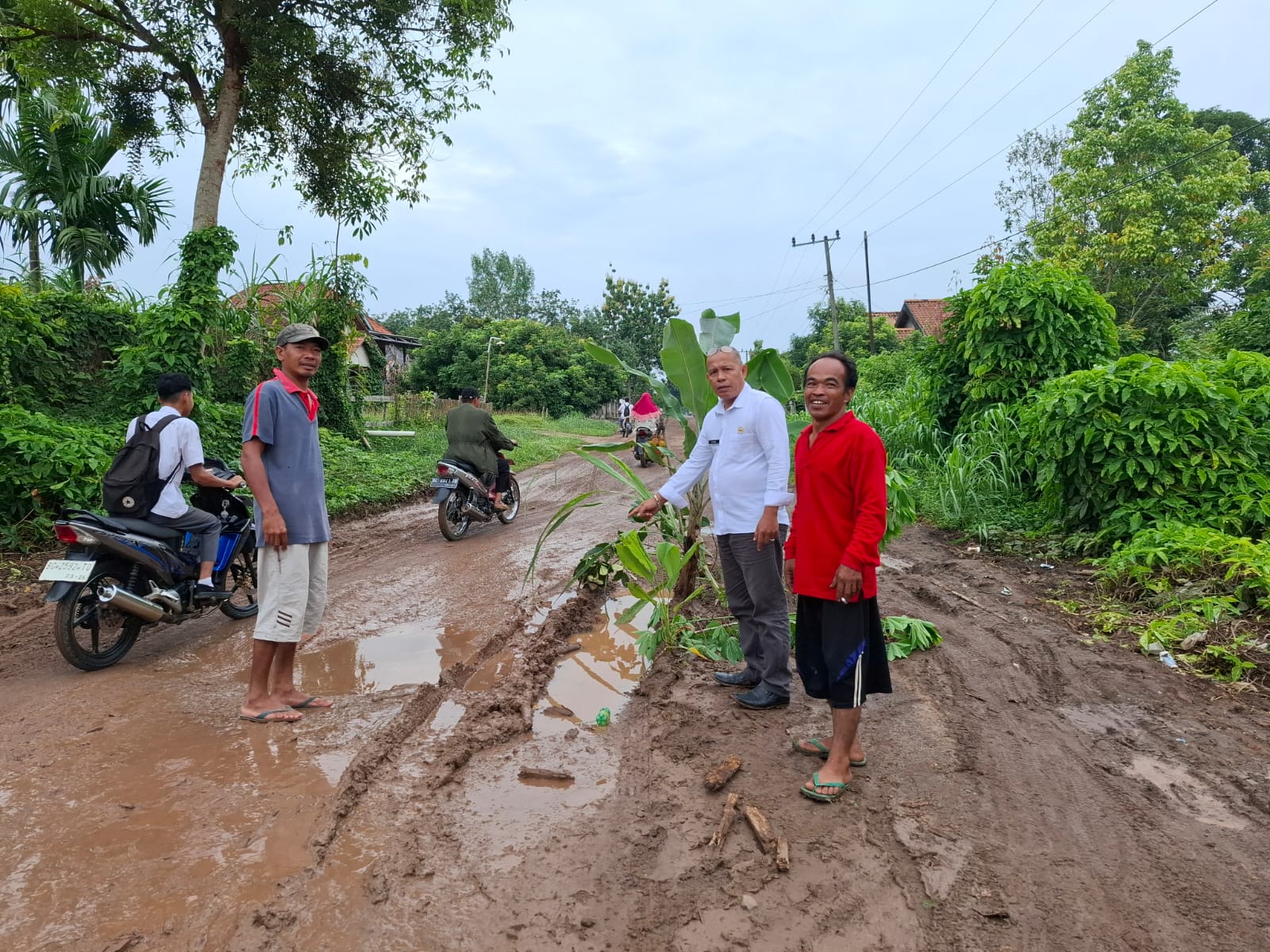 Anggota DPRD Dapil 4 Ogan Ilir Minta Pemkab Segera Perbaiki Jalan Rusak Payaraman-Betung