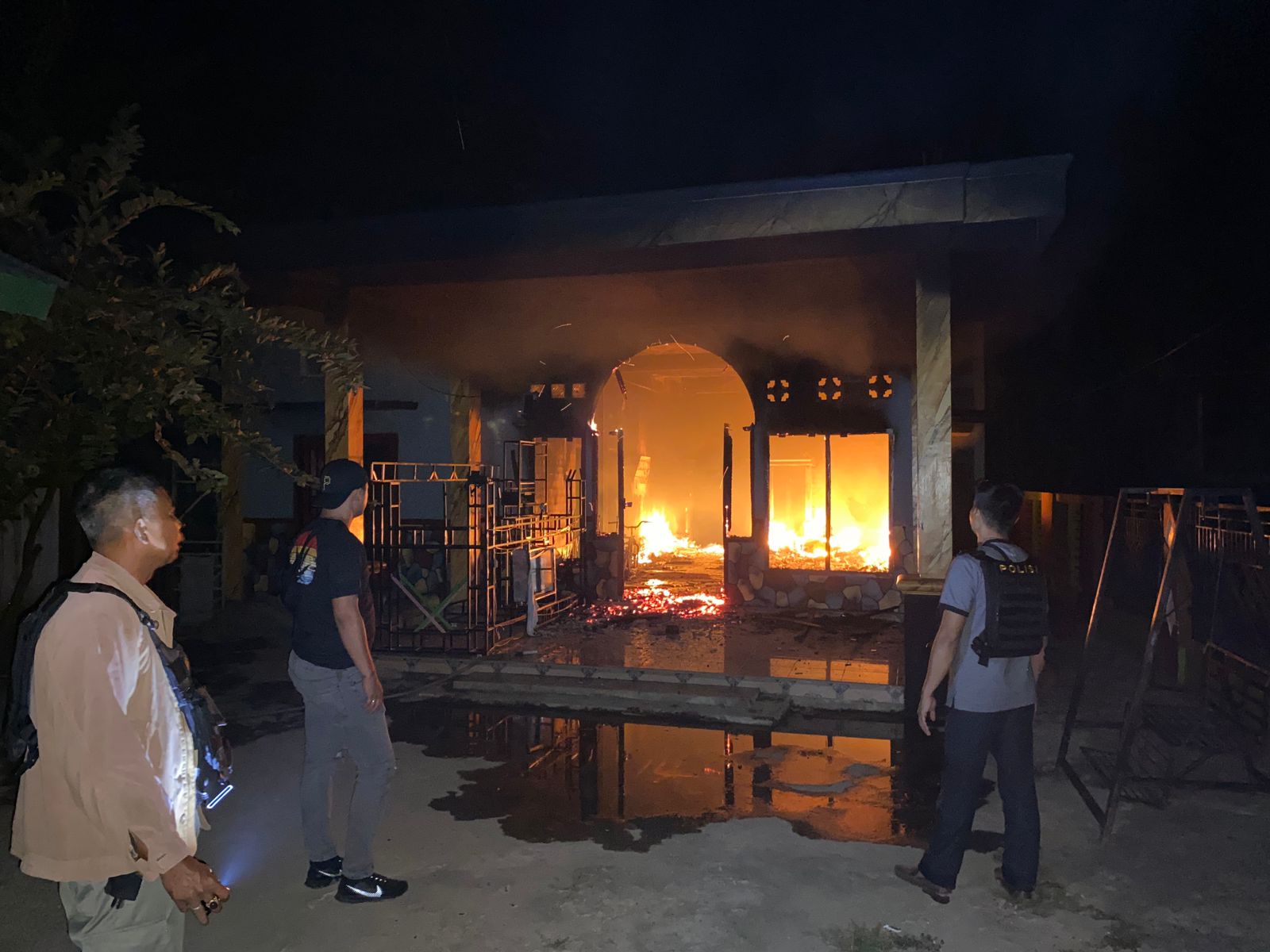 Adik Bupati Muratara Meregang Nyawa Jelang Pilkades, Rumah 2 Pelaku Dibakar Massa, Begini Penjelasan Kapolres