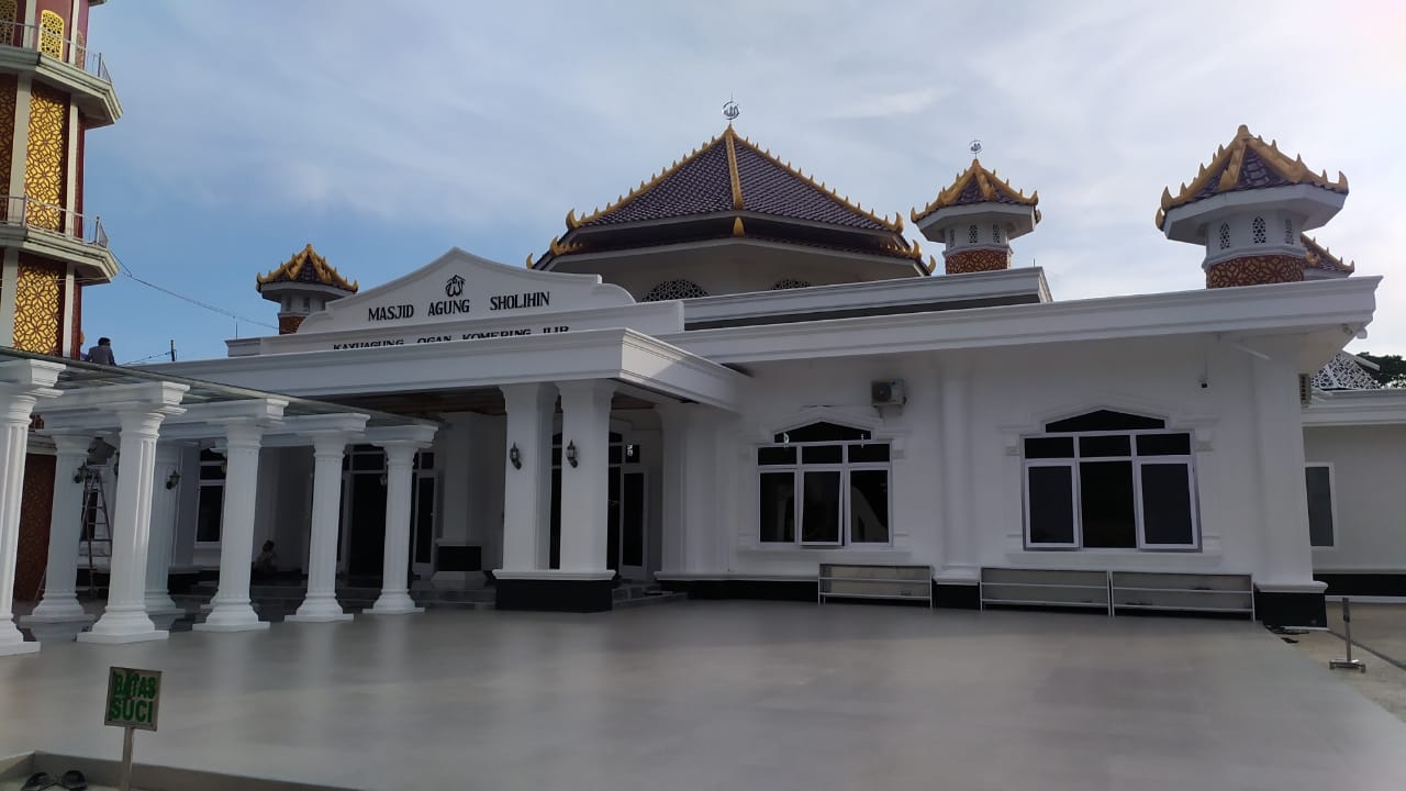 Catat, Masjid Agung Sholihin Kayuagung Laksanakan Tarawih 1 Juz Satu Malam dengan 23 Rakaat