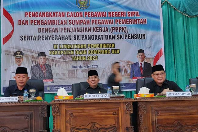 Hadiri Pelantikan CPNS dan P3K, Ketua DPRD OKU Minta Pegawai Bekerja Secara Profesional