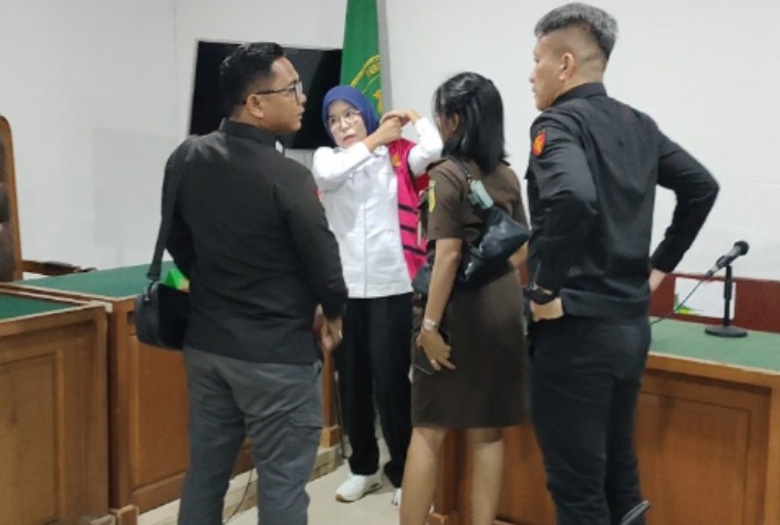 Hakim Tolak Permohonan Pisah Sidang Fitrianti Agustinda Terdakwa Korupsi PMI Palembang