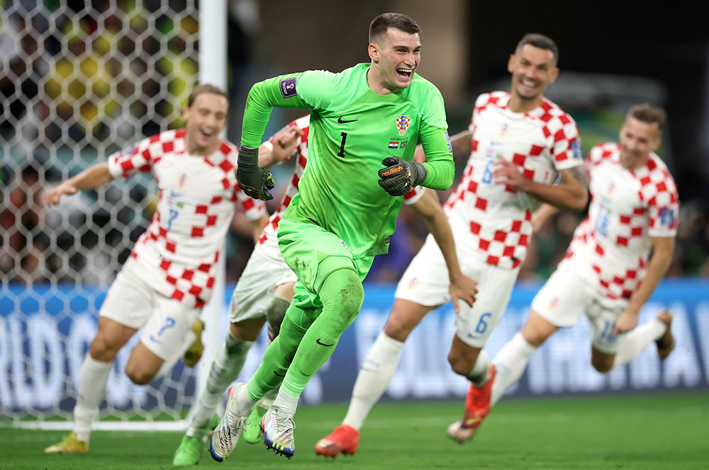 Vatreni Singkirkan Tim Samba Lewat Adu Pinalti, Dominik Livakovic Bawa Kroasia ke Semifinal Piala Dunia 2022