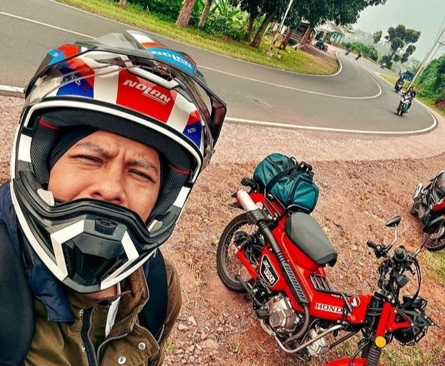 Ariel NOAH Mudik Lebaran Pakai Motor Bebek Termahal, Warganet Salfok Dikira Motor Jadul