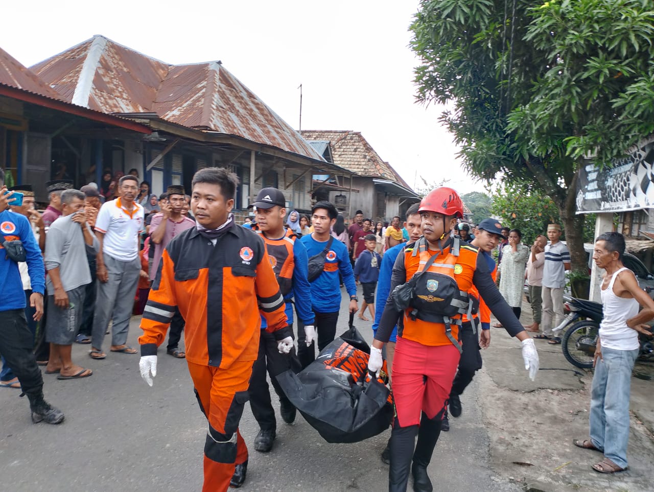 Penjual Telur yang Hilang di Sungai Tanjung Raja Ogan Ilir Ditemukan Setelah 43 Jam Tenggelam