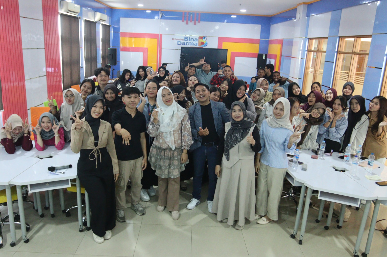 UBD Cetak Humas Profesional yang Adaptif dan Kreatif Melalui Seminar Peningkatan Kompetensi Mahasiswa