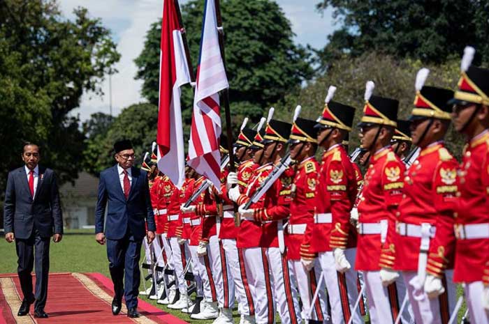 Tiba di Istana Bogor, PM Malaysia Anwar Ibrahim Dikawal Pasukan Berkuda 