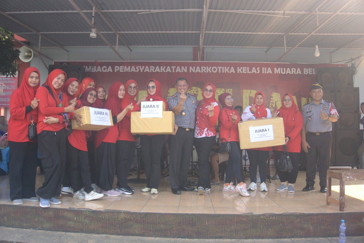 Dharma Wanita Lapas Narkotika Muara Beliti Rayakan HUT RI ke-79 dan Hari Pengayoman dengan Beragam Lomba