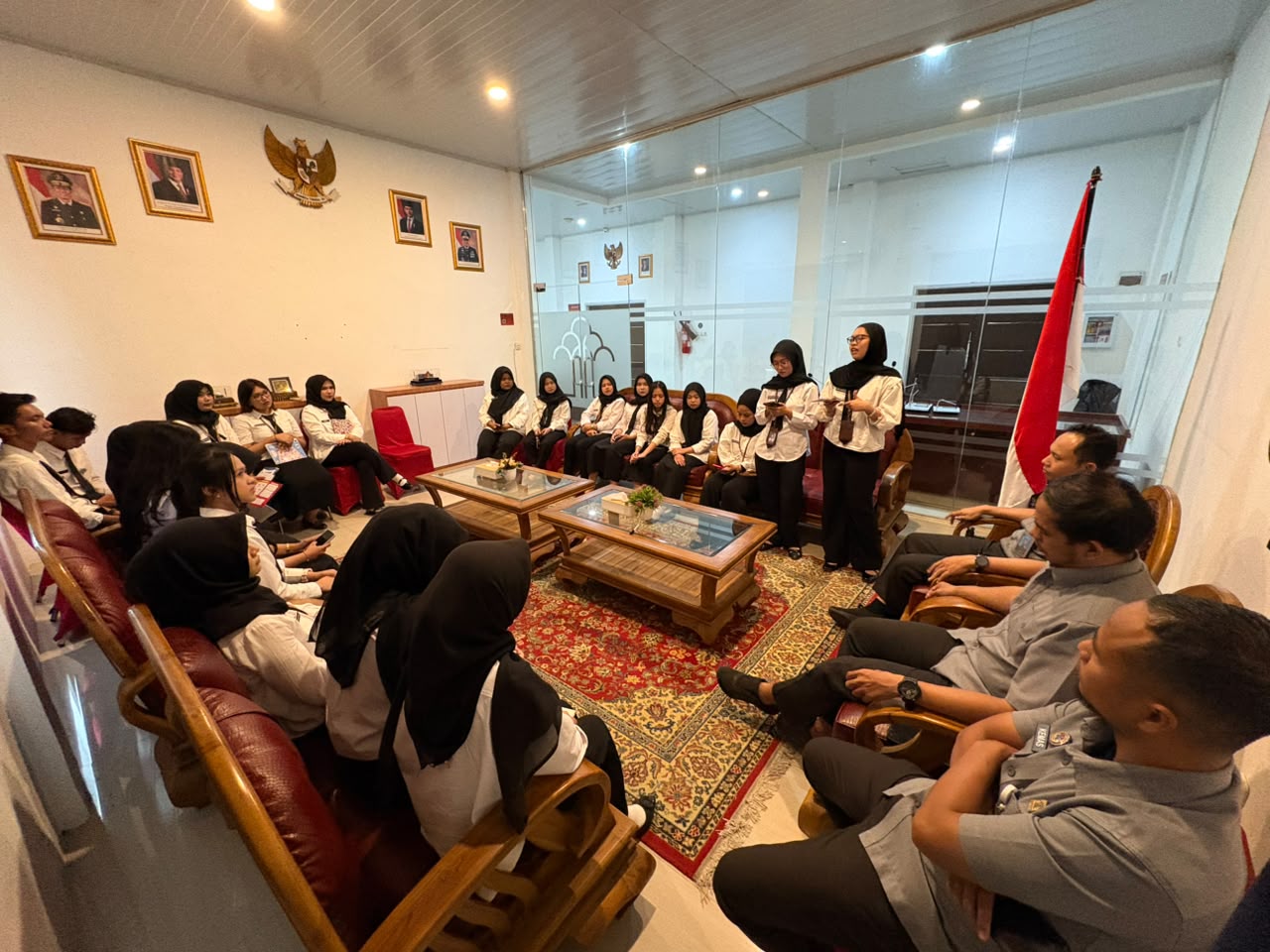Kemenkum Sumsel Evaluasi Kinerja dan Perkuat Kompetensi Peserta MagangHub Batch I Angkatan 2