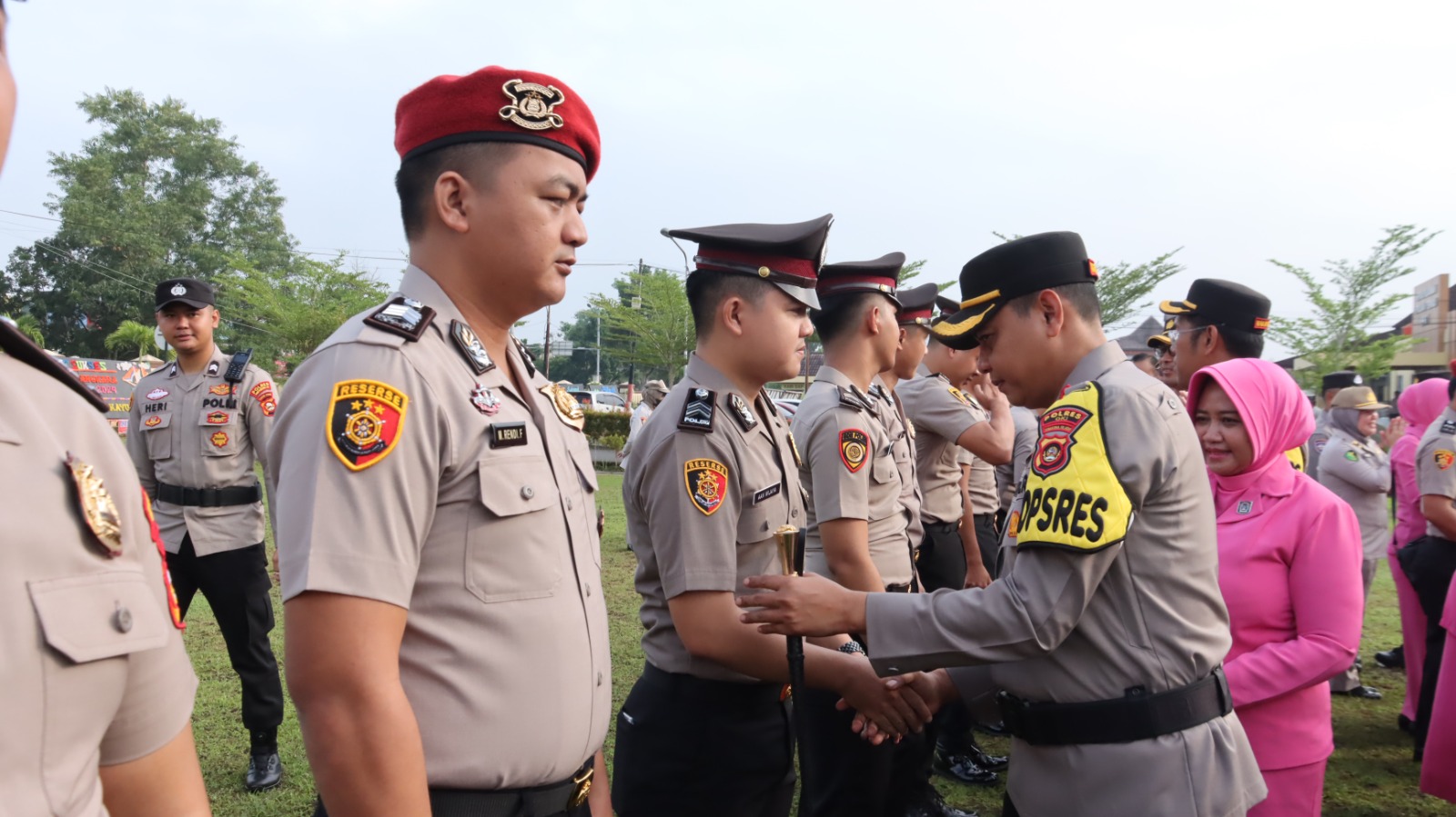 Puluhan Personel Polres OKI Terima Kenaikan Pangkat