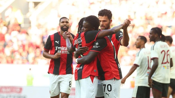 Comeback Meyakinkan, AC Milan Mengalahkan MU 4-2 di Laga Pramusim