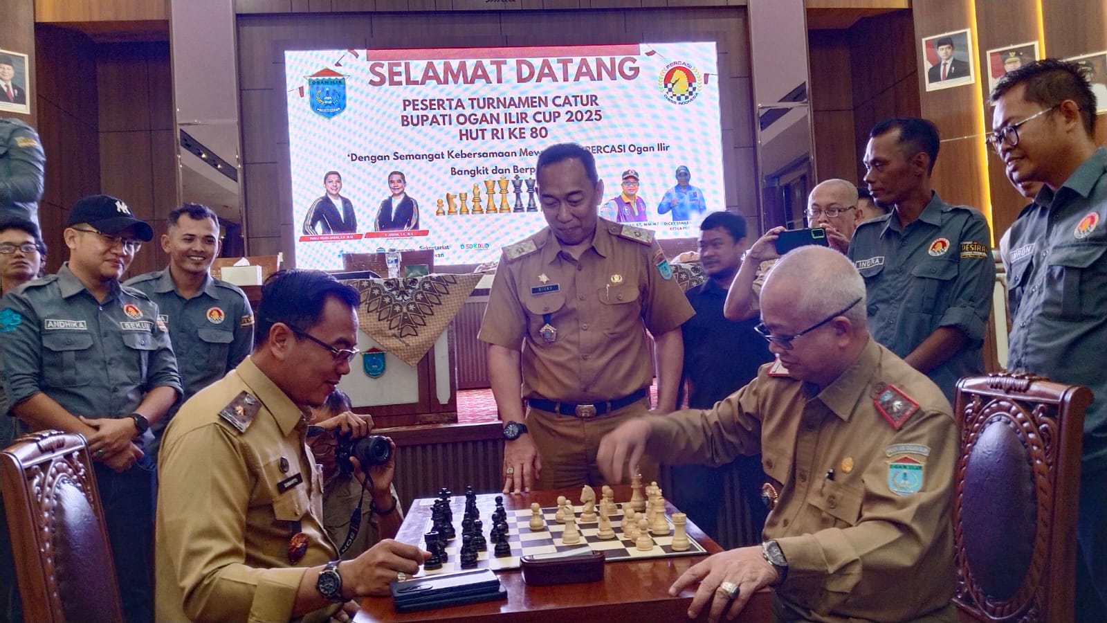 Ratusan Peserta Antusias Ikuti Turnamen Catur Bupati Ogan Ilir Cup 2025, Meriahkan HUT ke-80 RI