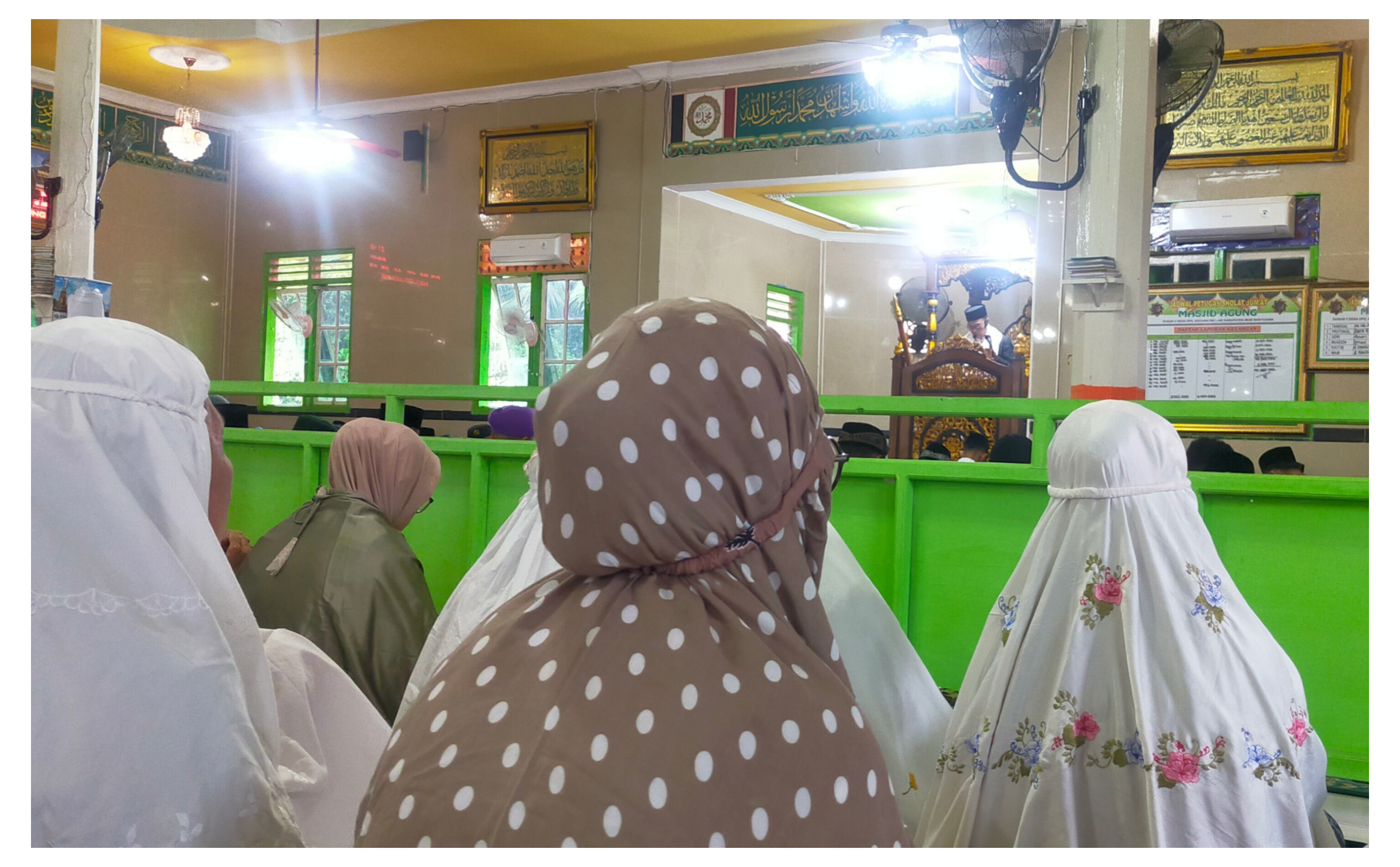 Rintik Hujan Iringi Pelaksanaan Sholat Idul Adha 1446 H di Masjid Agung Desa Epil Muba Lebih Khidmat
