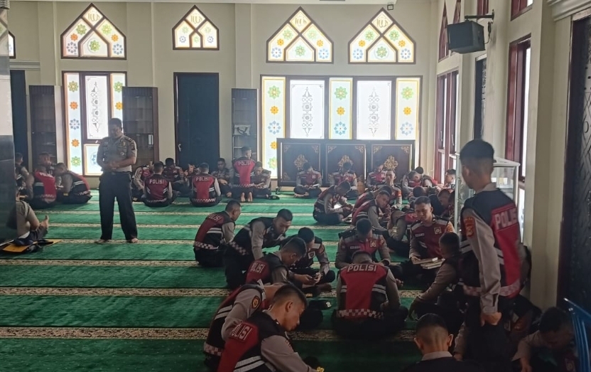 Personel Polda Sumsel Tadarus Al-Qur’an Bersama Santri Ponpes Selama Ramadan