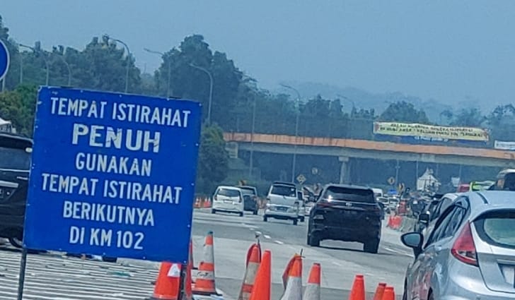 Heboh Ledakan dan Kobaran Api di Rest Area KM 86 B, Pemudik Semburat Bukan dari Pipa Pertamina Ternyata?..