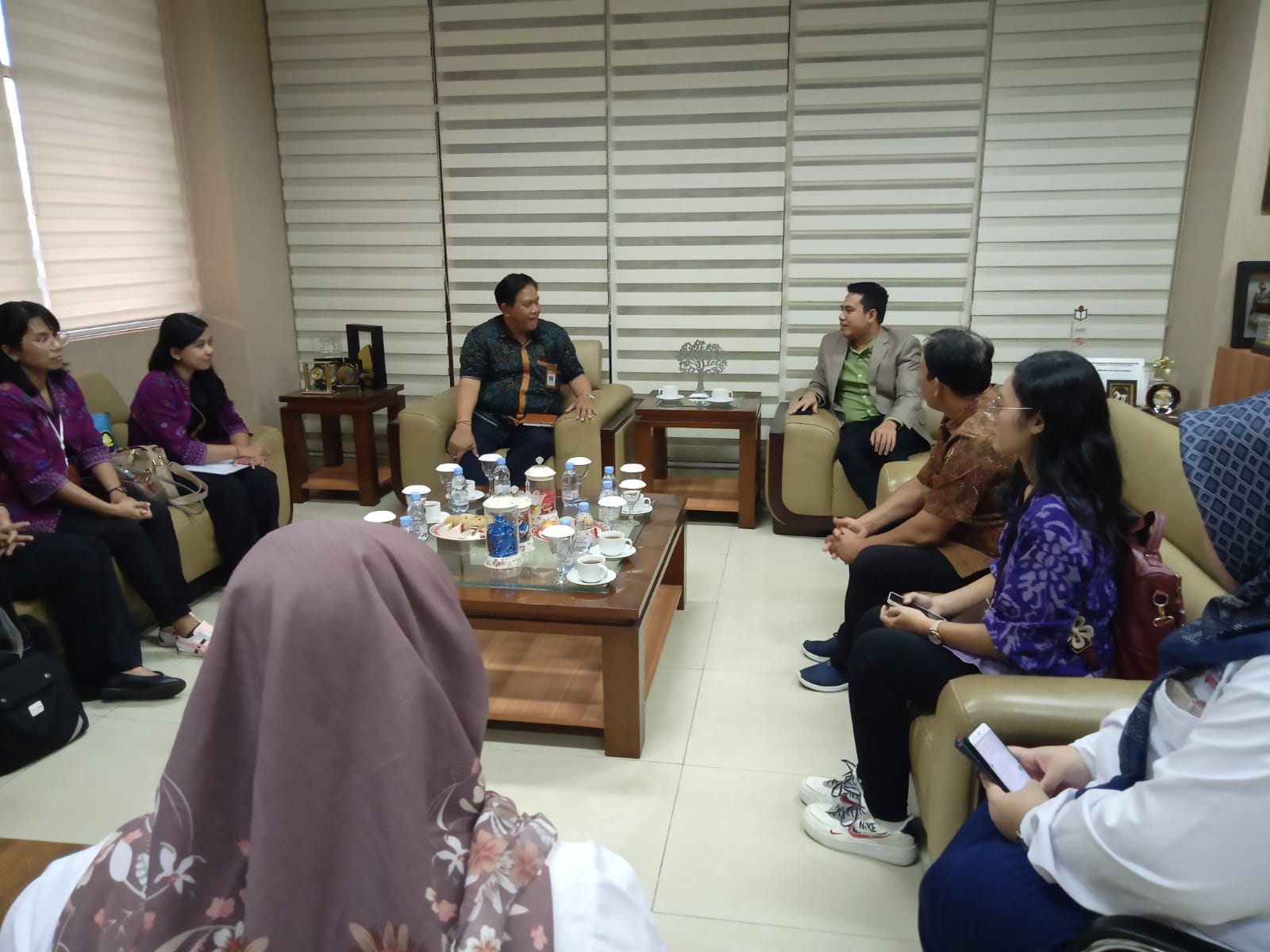 Universitas Bina Darma Palembang Dapat Kunjungan dari Politeknik Negeri Bali, Bahas Pengembangan Unit Bahasa
