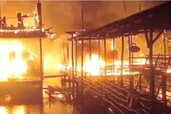 Si Jago Merah Mengamuk di Sungai Jeruju, 6 Rumah Terbakar