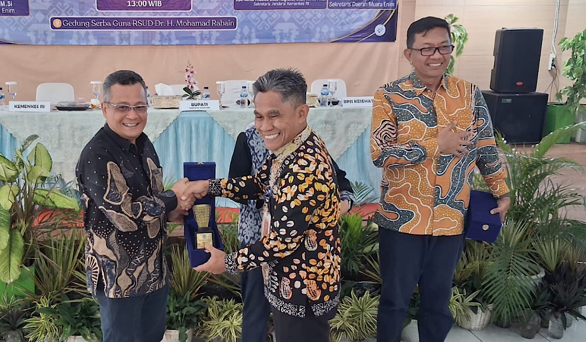 Tim Kemenkes Tinjau Faskes Muara Enim