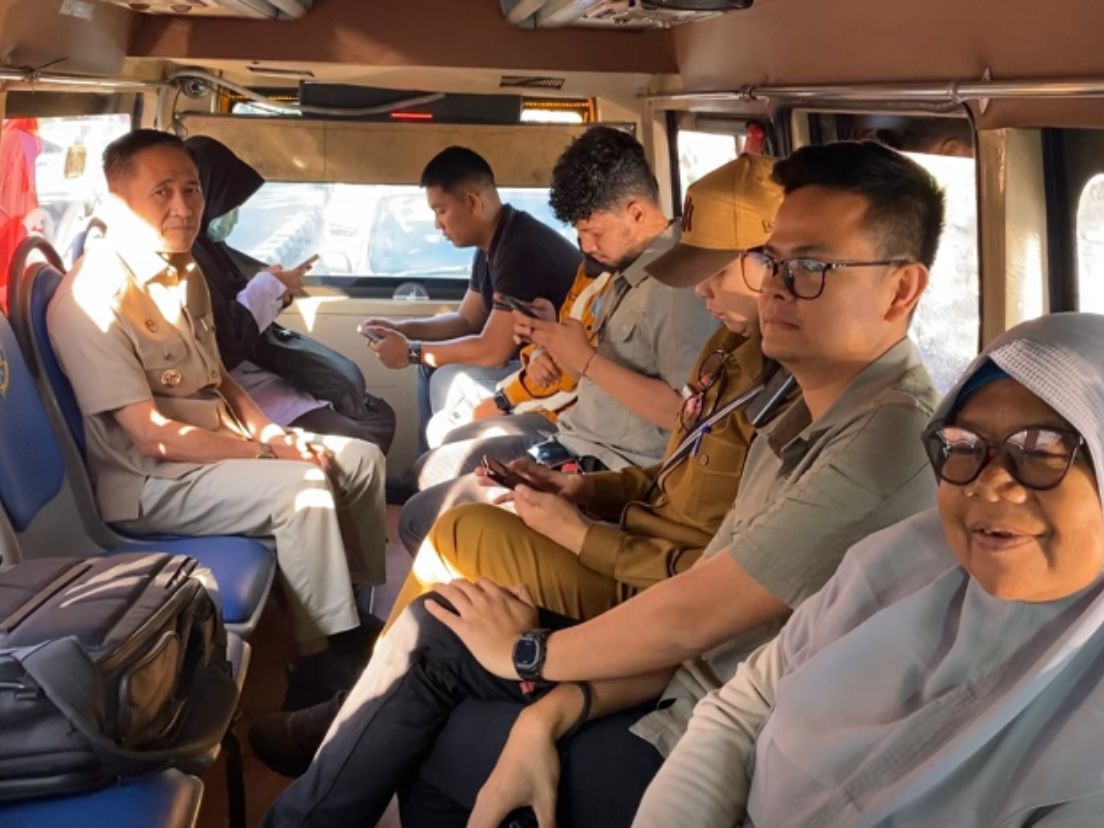 Walikota Ratu Dewa Tinggalkan Mobil Dinas, ASN Wajib Naik Angkot!