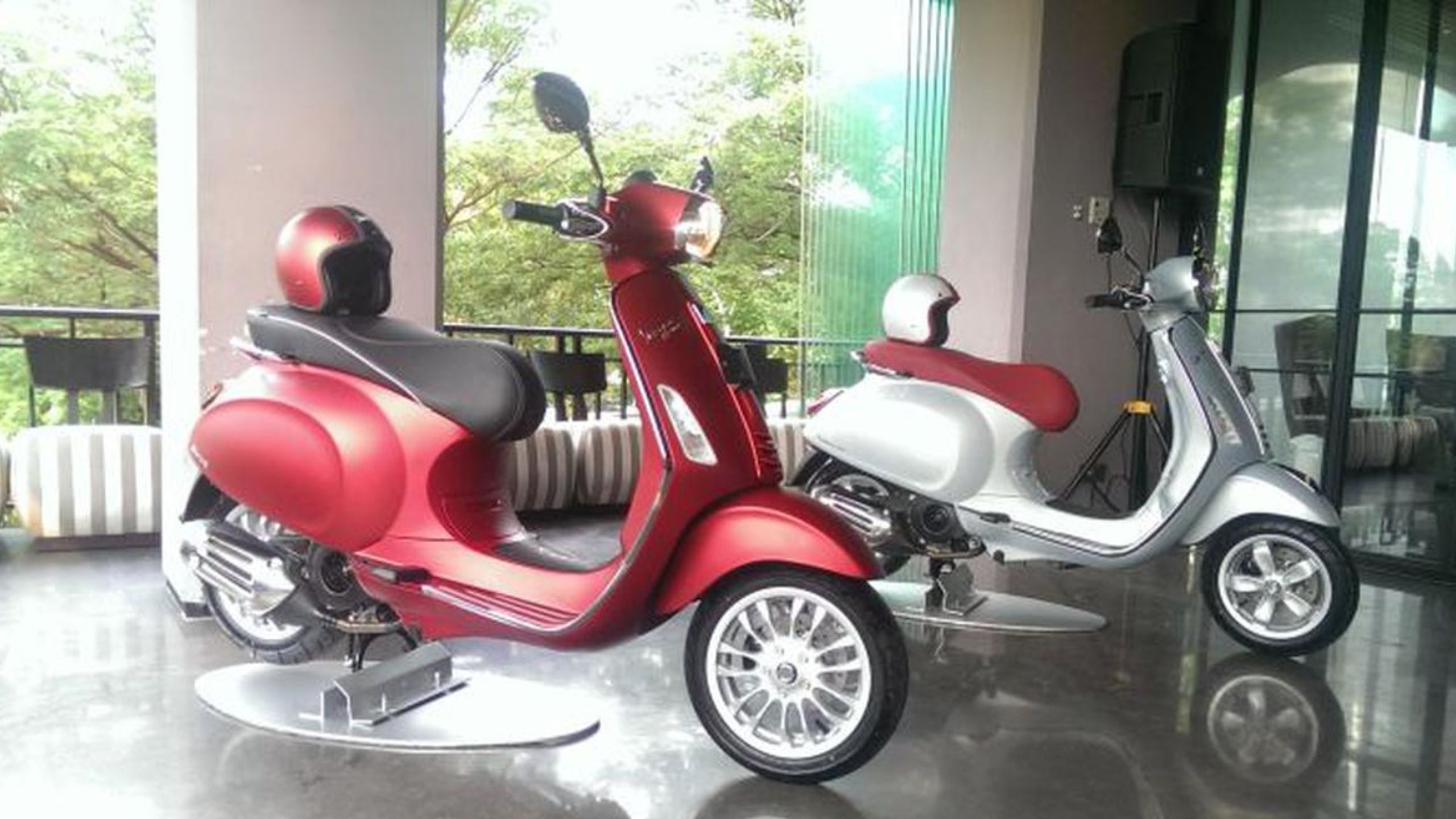Vespa LX 150 i-get: Skuter Klasik dengan Sentuhan Teknologi Modern