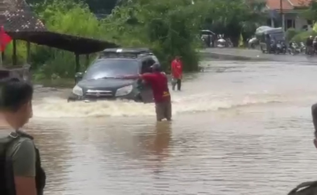 Banjir Luapan Sungai Musi, Jalan Lintas Sumatera Mura-Muba Ditutup 