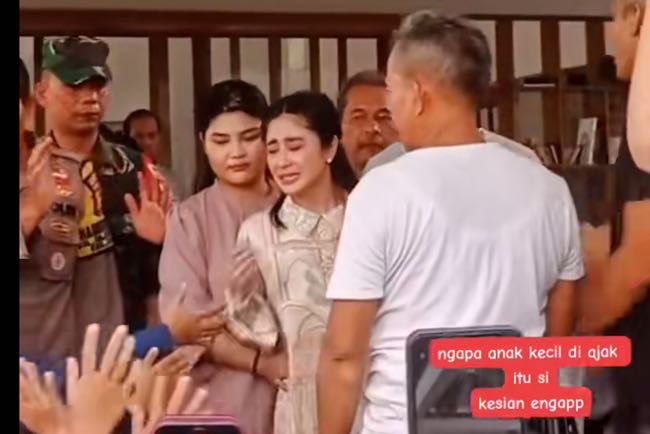 Tak Ada Pak RT Minta Rp100 Juta, Dewi Perssik Bawa 2 Saksi, Saksi Tak Dengar, Satu Lagi Samar-samar Dikejauhan