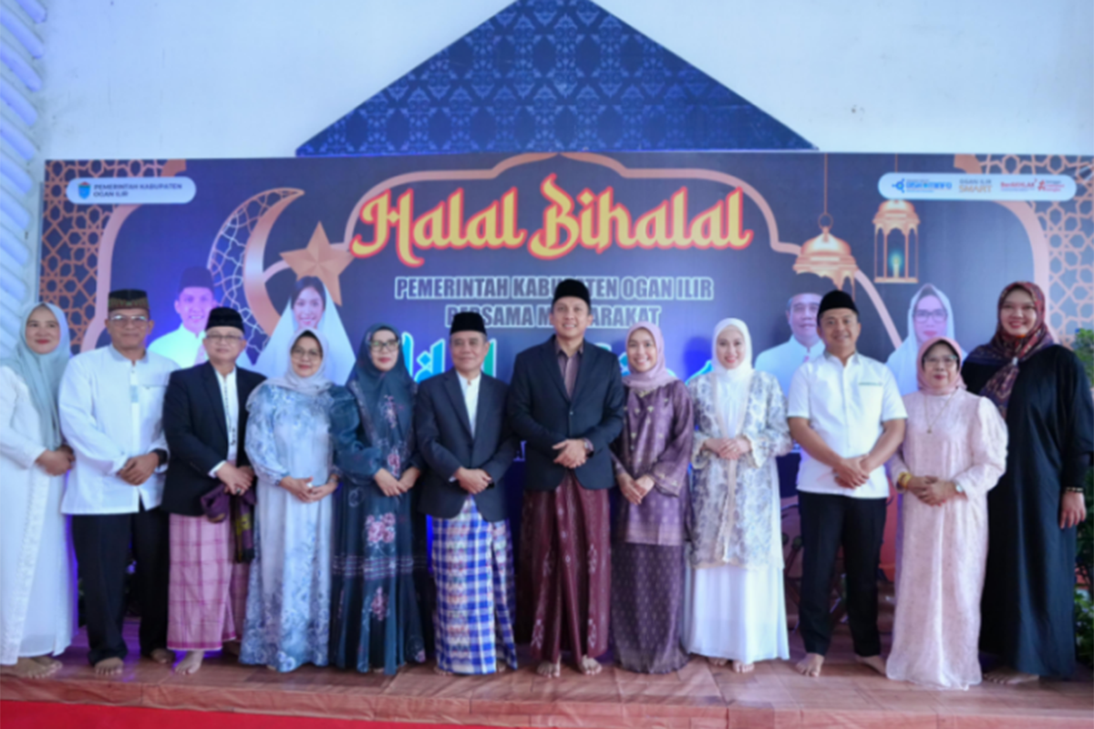 Bupati Ogan Ilir Panca Wijaya Akbar Gelar Shalat Idul Adha dan Halal Bihalal Bersama Masyarakat