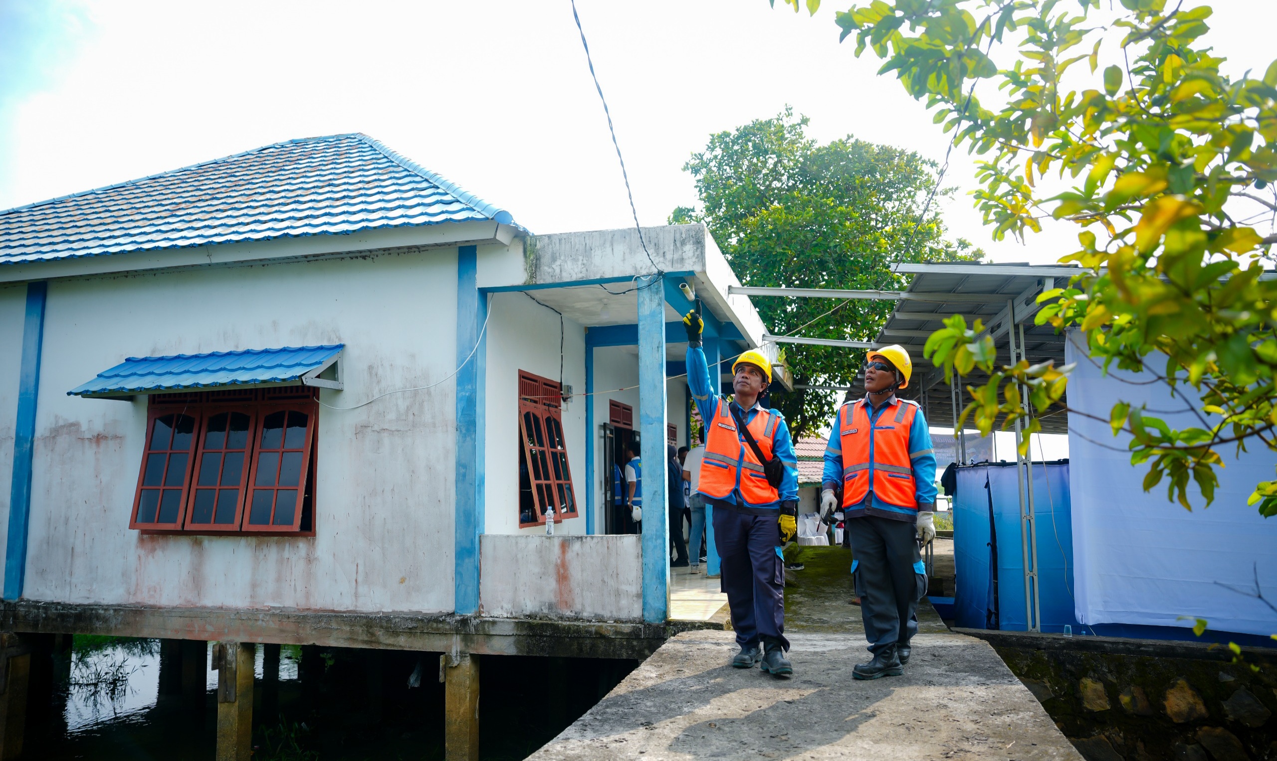 Berkah Ramadan, Listrik Kini Menyala di Dusun Sungai Aur Pedamaran IV OKI