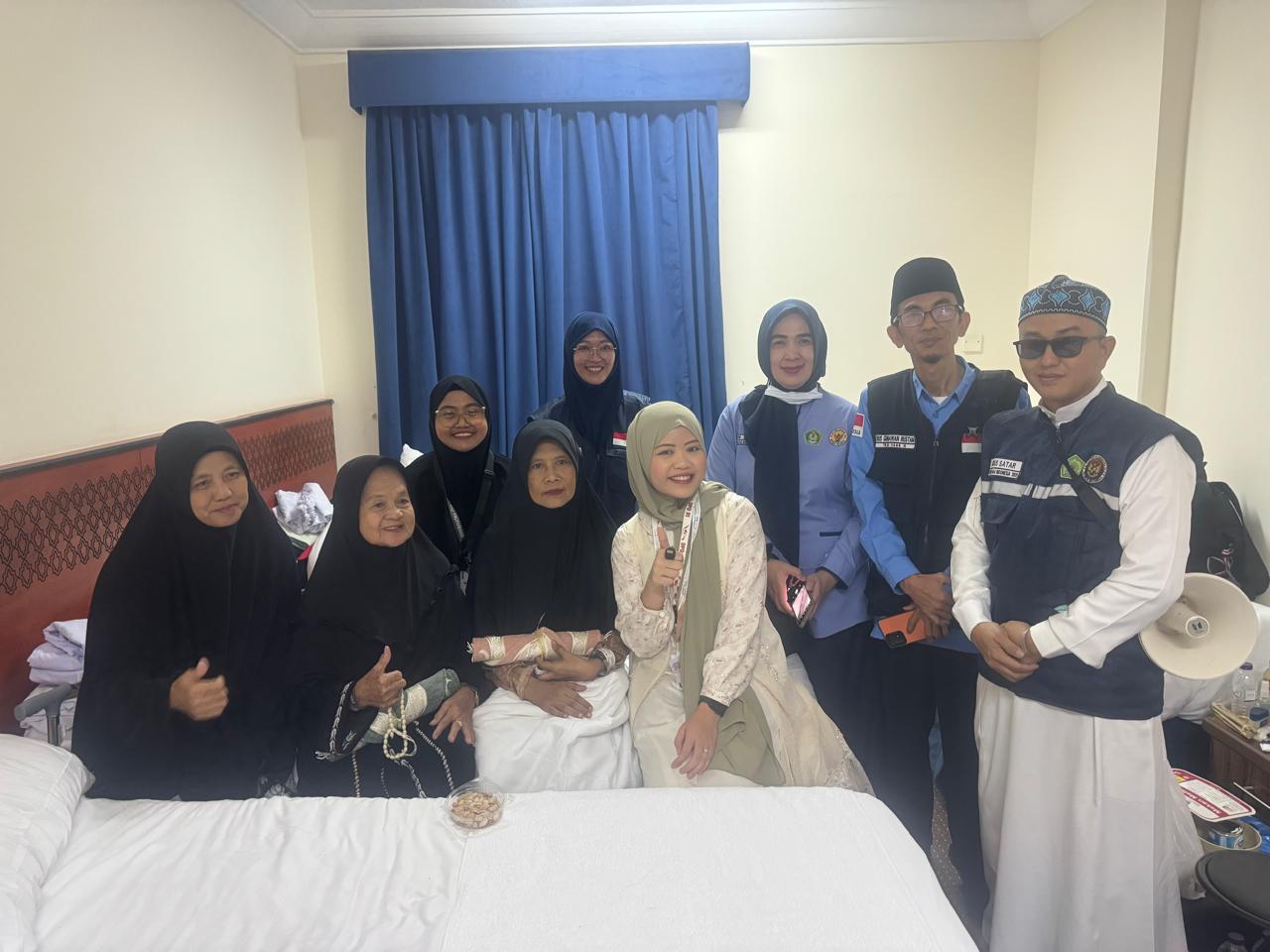 Anggota DPD RI Ratu Tenny Temui Jamaah Haji Sumsel, Soroti Masalah Transportasi dan Kartu Nusuk
