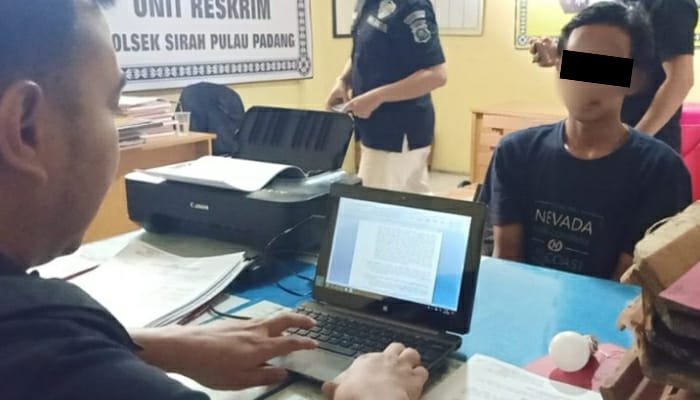 Remaja SP Padang OKI Nekat Mencuri Karena Lapar, Kepergok Sedang Berada di Atas Atap Rumah Warga  