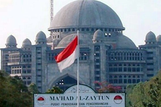 Tokoh Intelejen Indonesia Ngotot Tak Ada Penyimpangan Ideologi di Al Zaytun, Terus yang Pak Kumis Itu Siapa? 