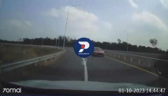 Usai Emak-emak Viral, Kini Mobil Lawan Arah di Tol Indralaya-Prabumulih KM 4, Aksi Pengendara Membahayakan 