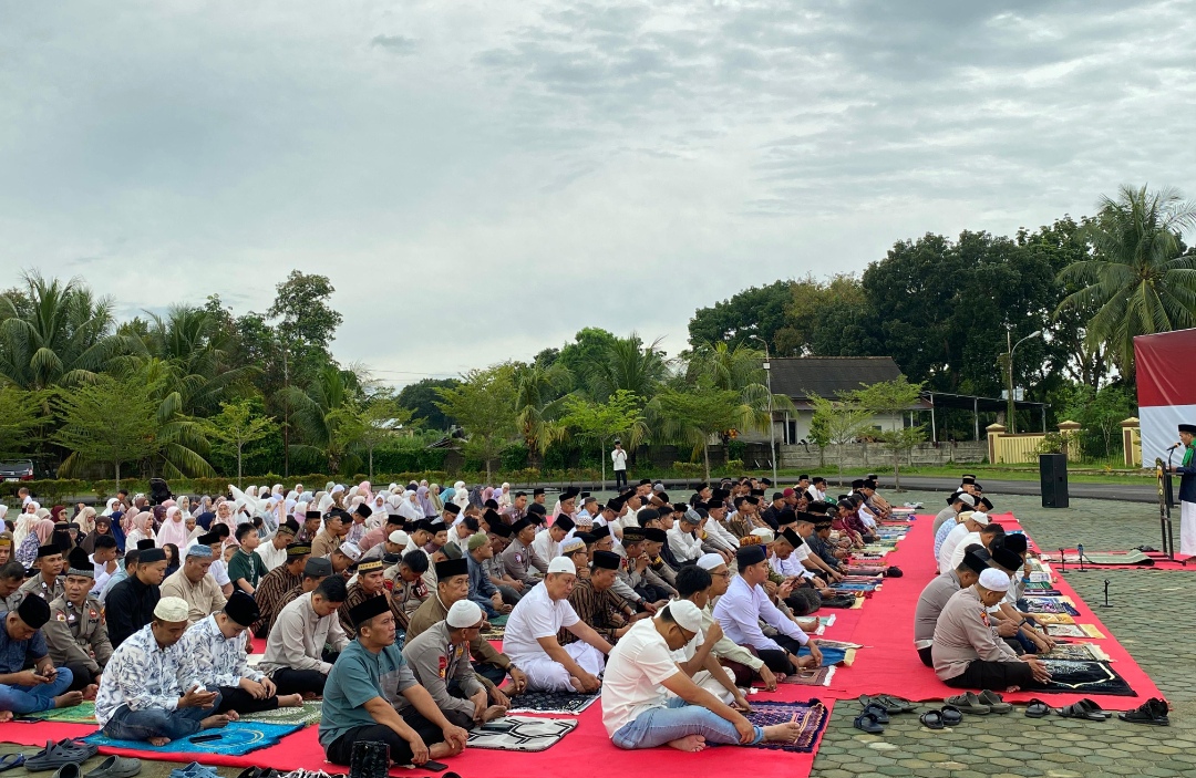 Polres OKI Hadirkan Kebersamaan dalam Solat Ied dan Open Office Penuh Kehangatan