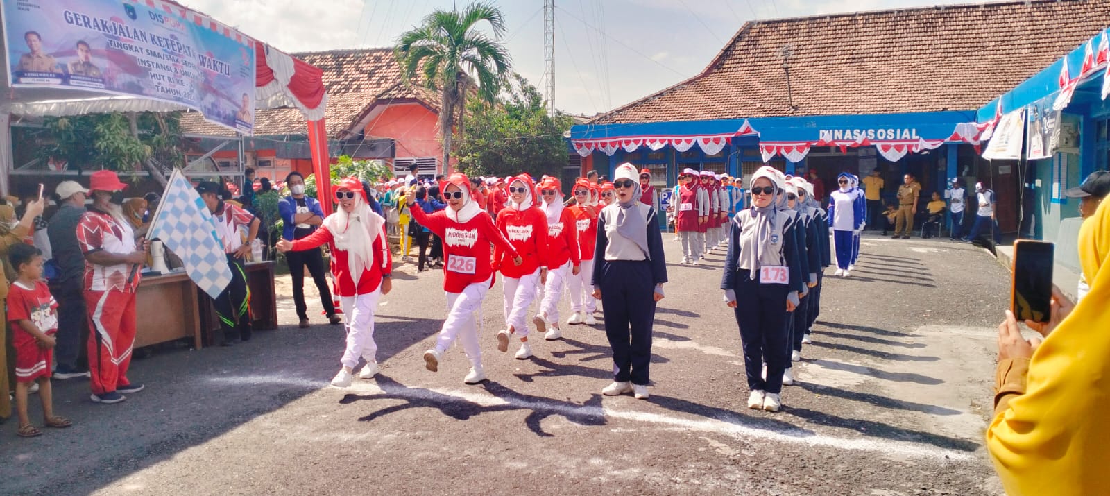 Semarak HUT RI ke-79, Lomba Gerak Jalan Antar Instansi Pecahkan Rekor Peserta