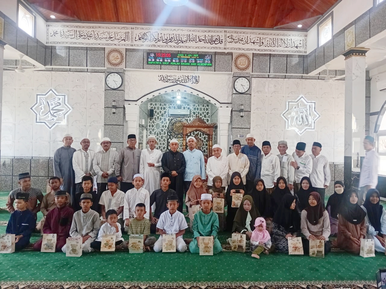 Gebyar 10 Muharram di Masjid Baiturrohman Tanjung Batu Ogan Ilir, Berikan Santunan 45 Kaum Dhuafa