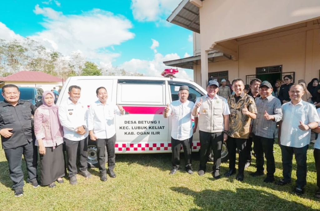 Gubernur Sumsel Serahkan Bantuan Mobil Ambulans untuk Desa Betung 1 Ogan Ilir, Apresiasi CSR Perusahaan 