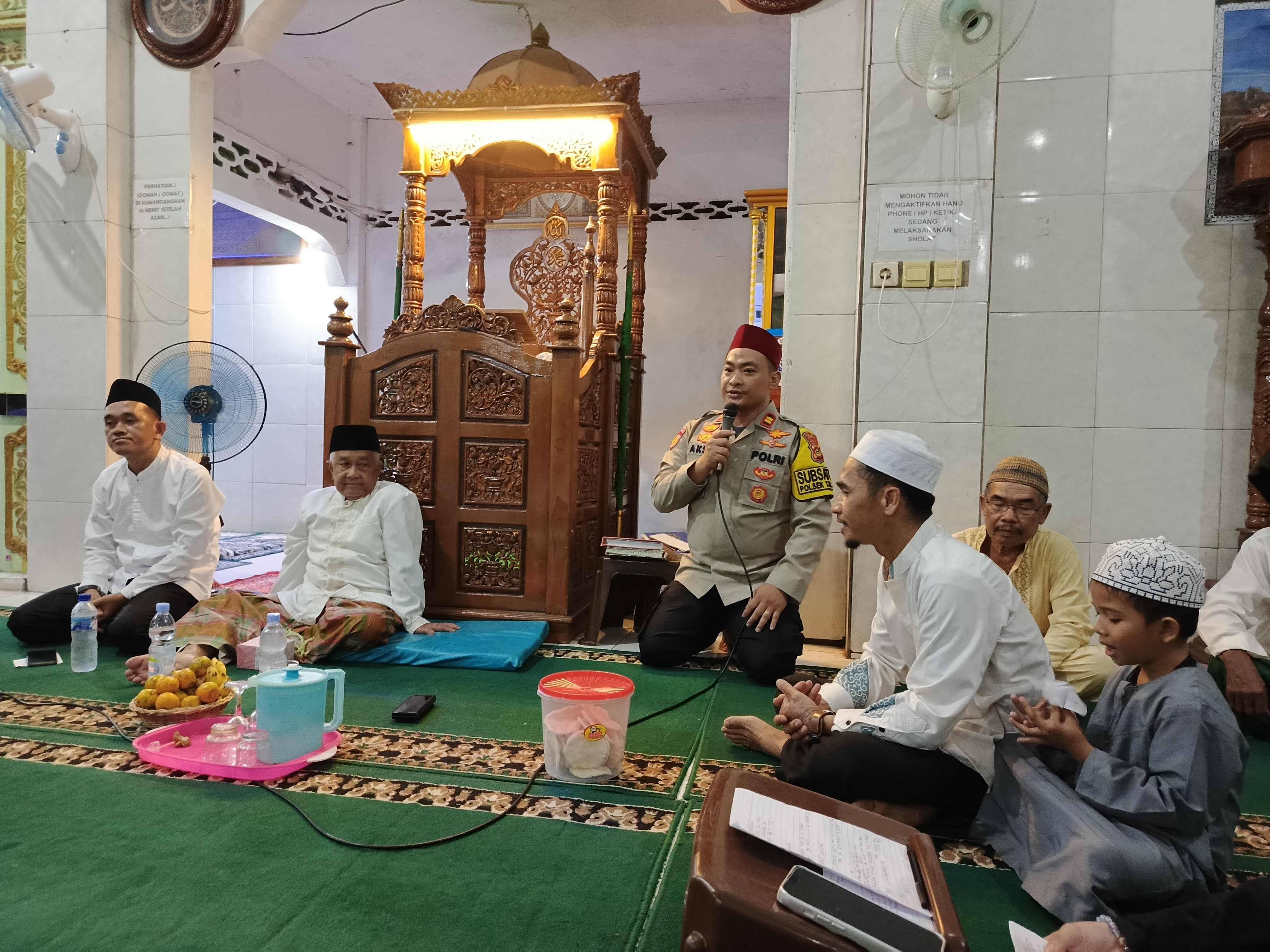 Kapolsek Tanjung Batu Hadiri Peringatan Isra Mi'raj di Masjid Jami Miftahul Jannah Desa Burai Ogan Ilir