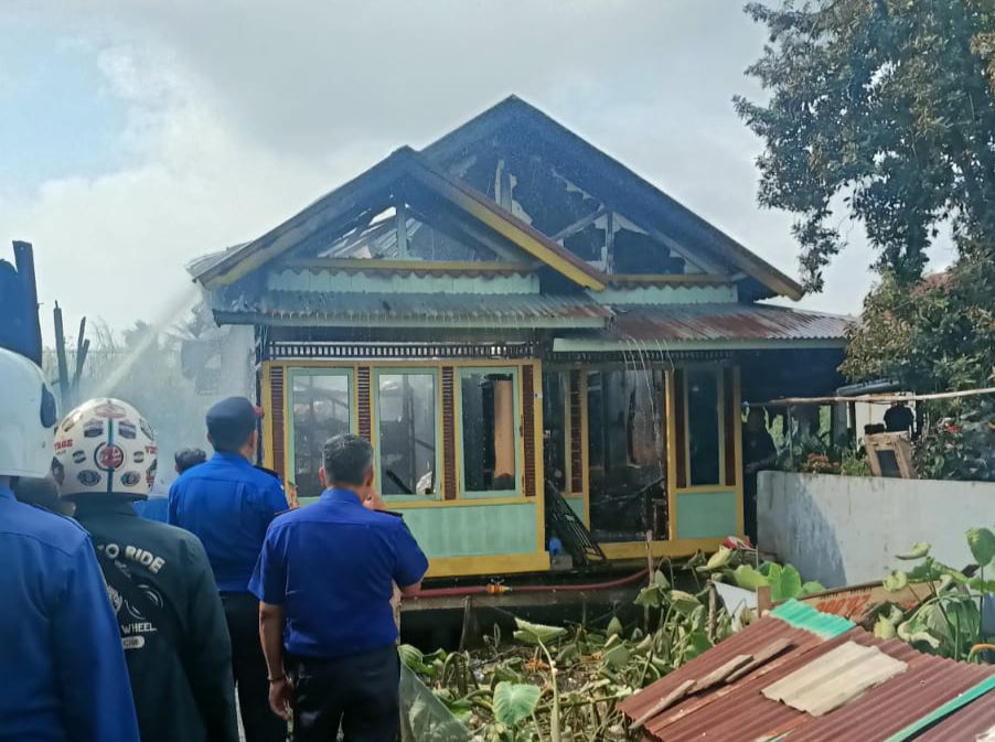 Api Hanguskan 2 Rumah di Jalan Kadir TKR Gandus Palembang, Uang Bayaran Kuliah Rika Ikut Terbakar