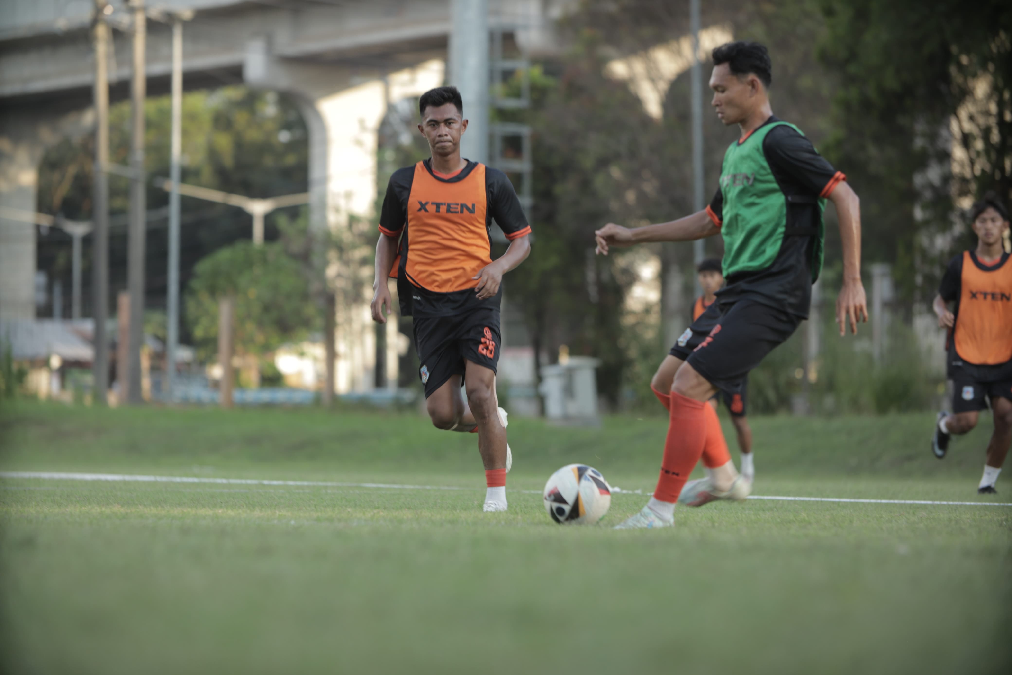 Materi Latihan Pekan ke-5 Sumsel United FC, Fokus Taktik dan Strategi Permainan, Susun Serangan dari Belakang