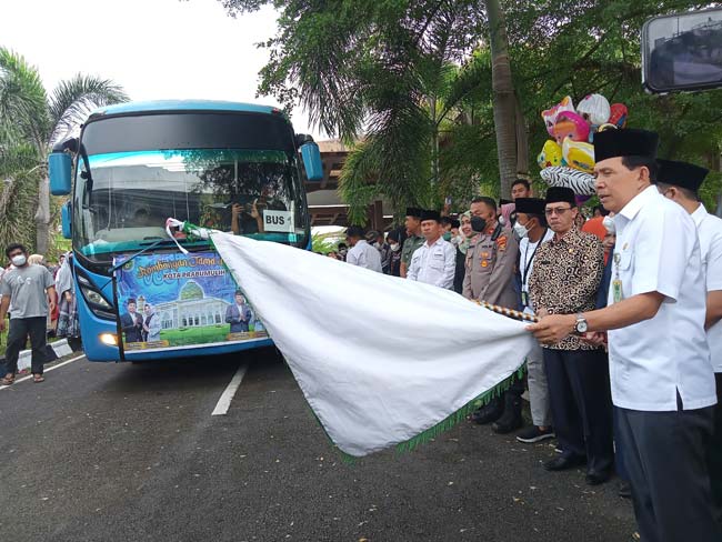 106 JCH Prabumulih Dilepas Wali Kota