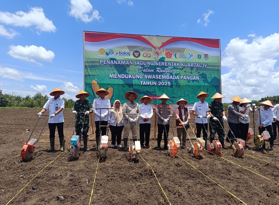 Kapolda Sumsel Lakukan Penanaman Jagung Kuartal IV Serentak di Kayuagung OKI