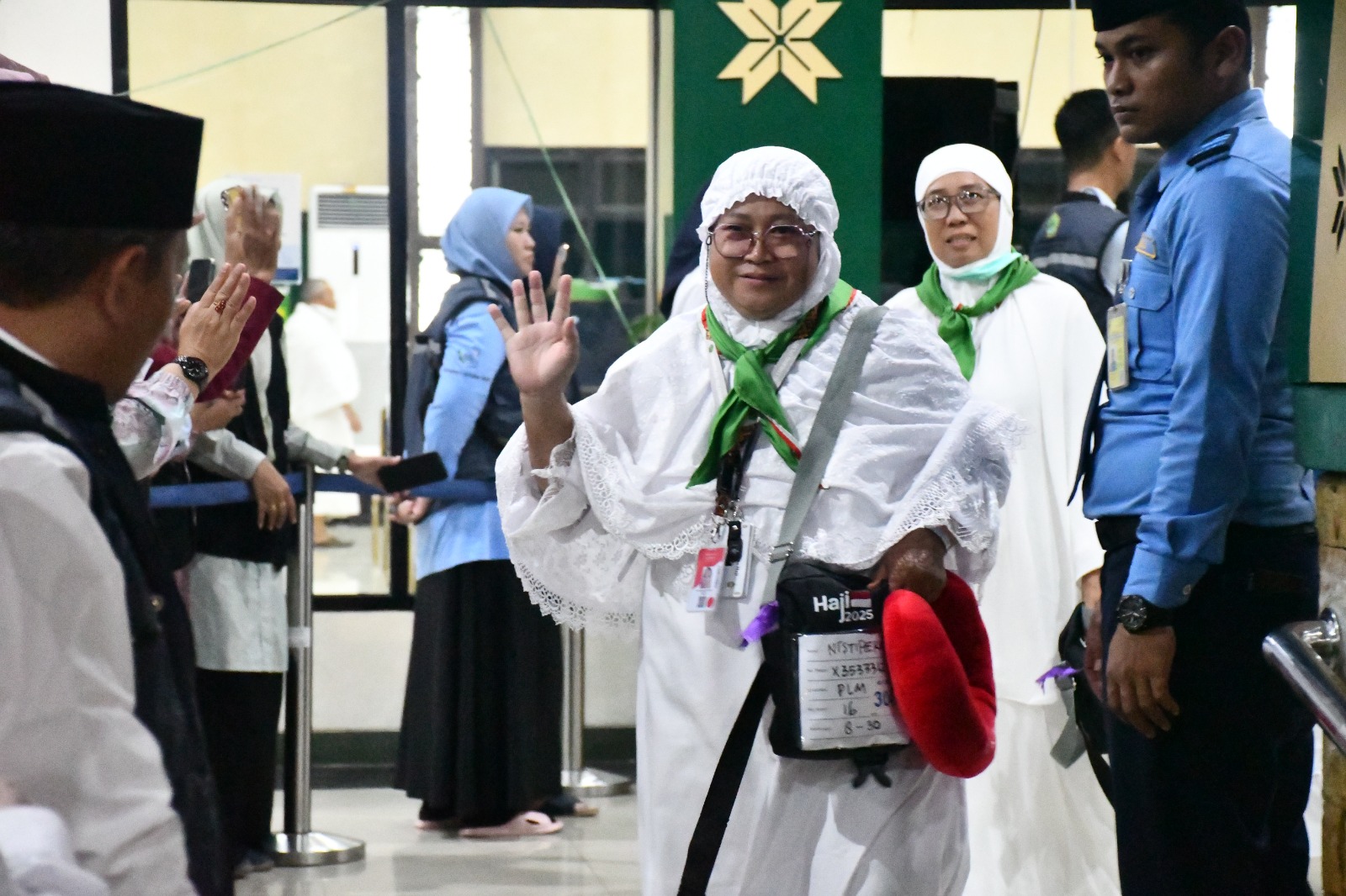 Kloter 16 Embarkasi Palembang Berangkat ke Tanah Suci, 1 Jemaah Haji Ditunda Keberangkatan karena Sakit